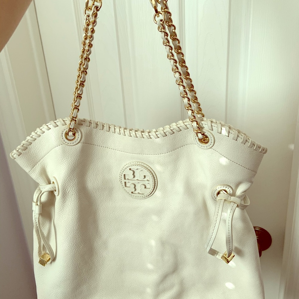 Tory Burch White Hobo bag.